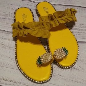 Pineapple Pattern Toe Ring Frill Hem Casual Sandal